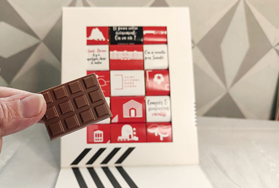 pochette de chocolats avec un packaging original rÃ©utilisable en cadre photo